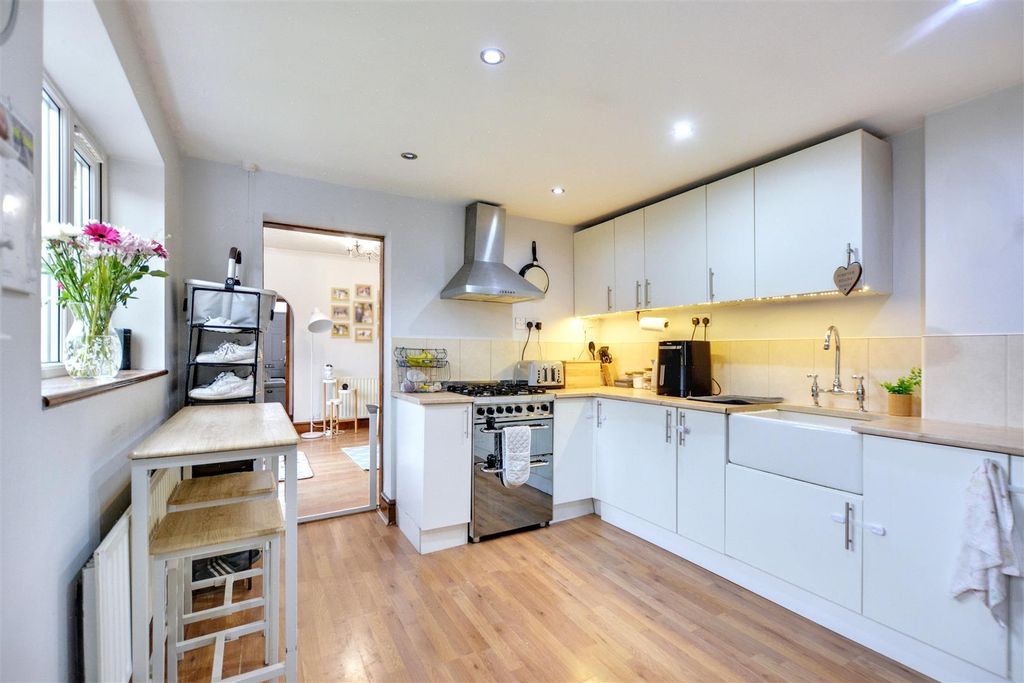 Property photo 3 of 21 Kitchen_2.Jpeg