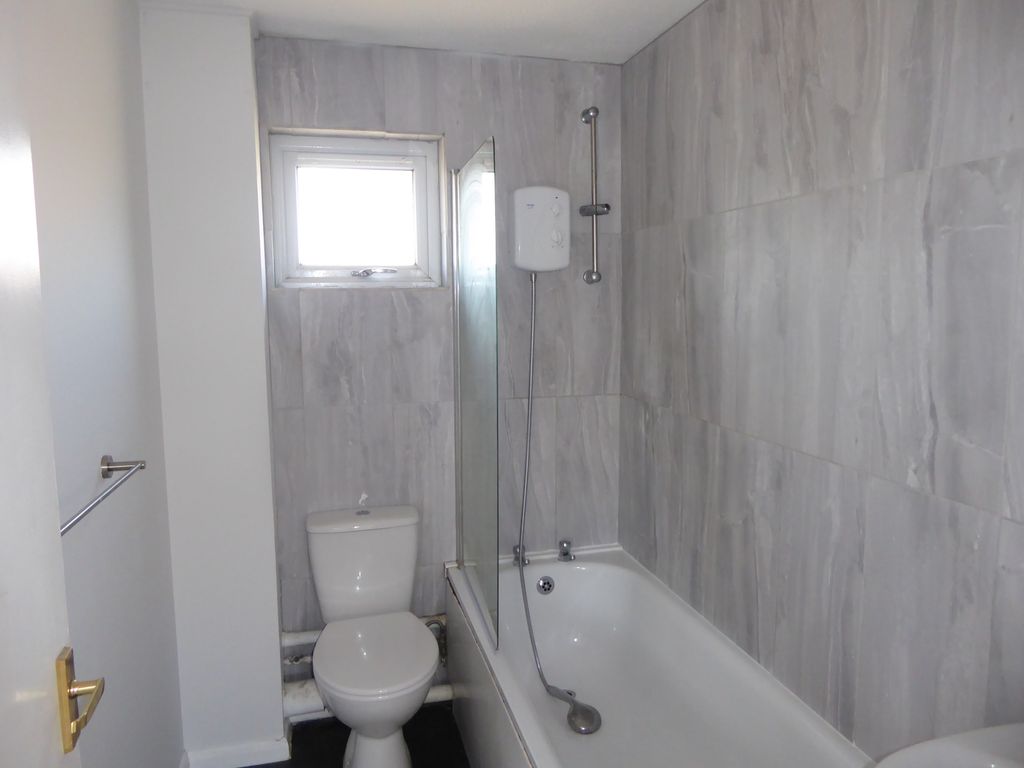 Property photo 3 of 5 Bathroom