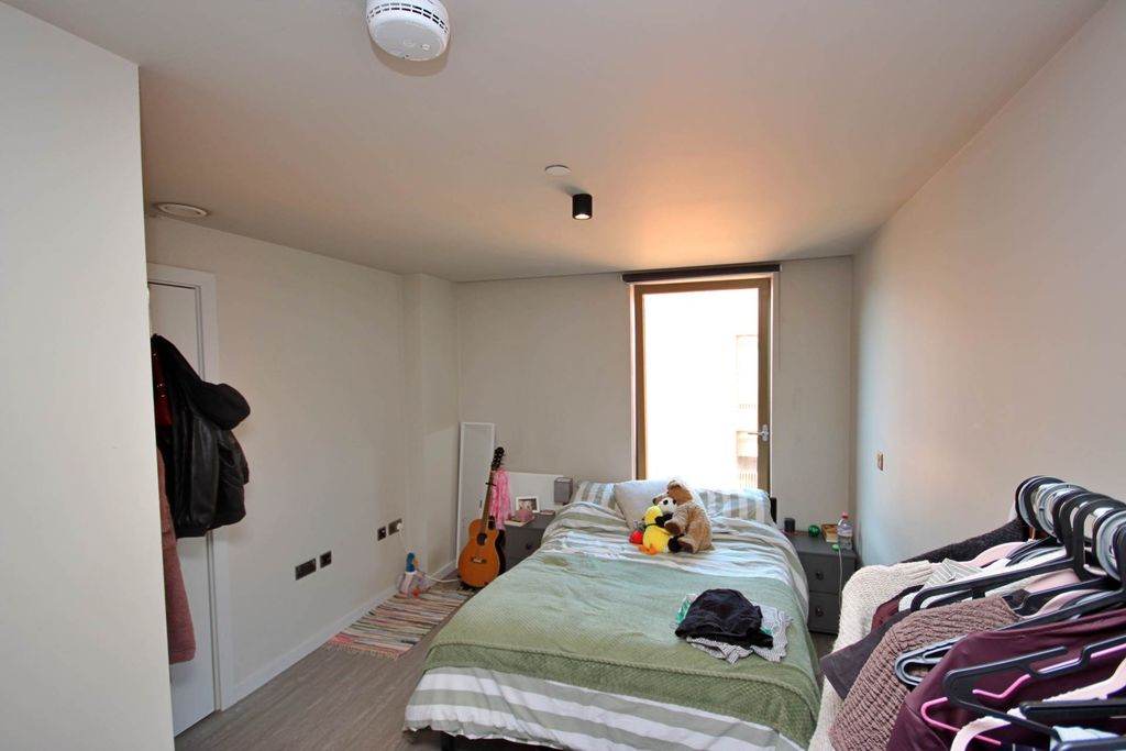 Property photo 3 of 5
