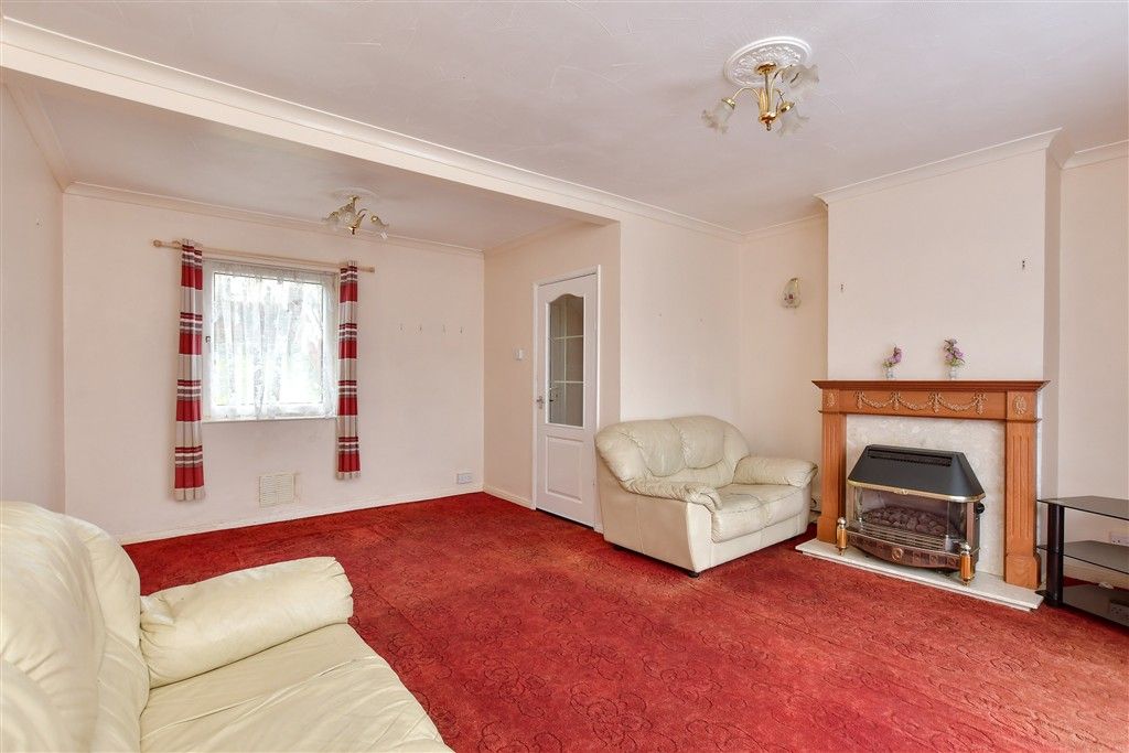 Property photo 3 of 10 Lounge