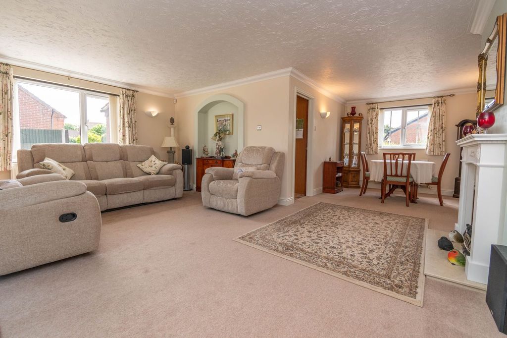 Property photo 3 of 21