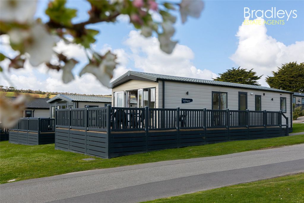 Property photo 3 of 26 Picture No. 30