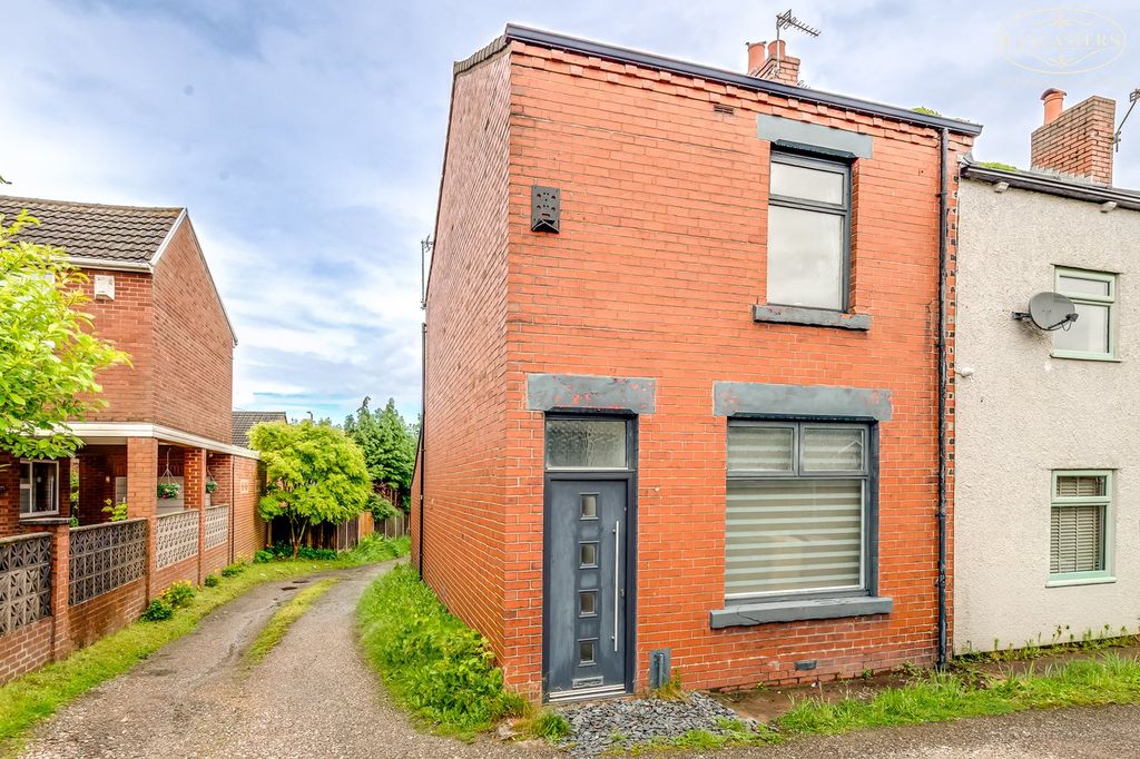 Property photo 1 of 18
