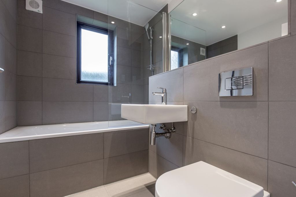 Property photo 3 of 10 Bathroom (Example)