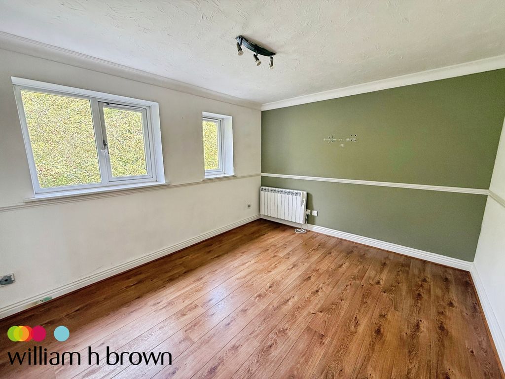 Property photo 2 of 18 Image