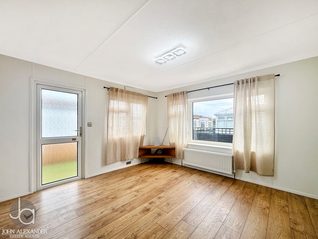 Property photo 2 of 13 20251105_122008240_0.5