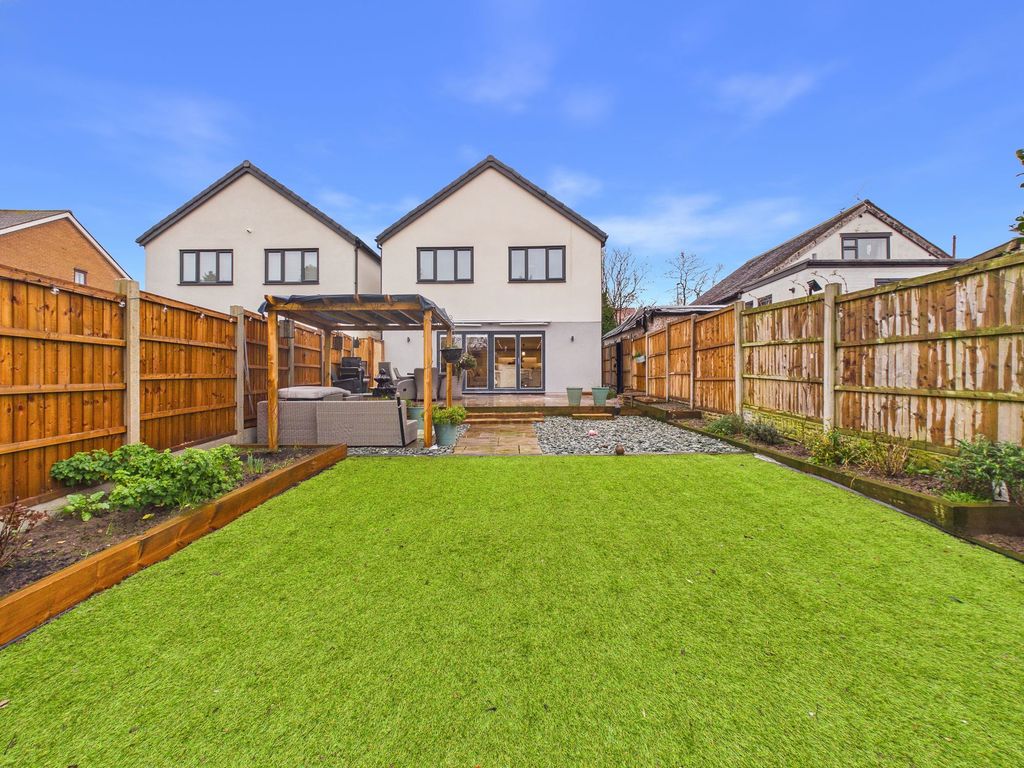 Property photo 1 of 21 External