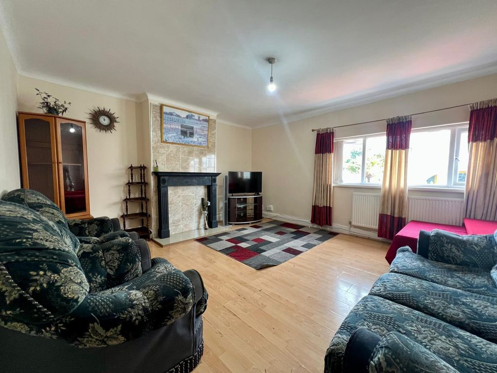 Property photo 2 of 7 Whatsapp Image 2025-05-29 At 2.15.42 Pm.Jpeg