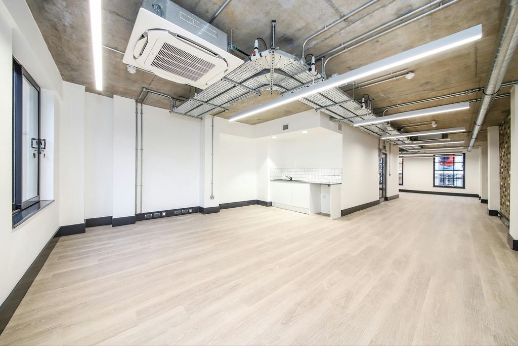 Property photo 2 of 12 6 Princes Street 2nd Floor (8).Jpg