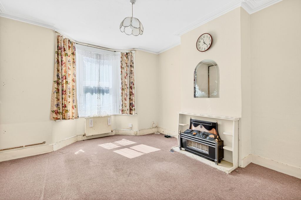 Property photo 2 of 14 Picture No. 05
