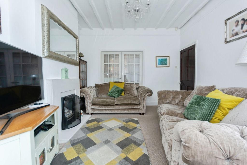 Property photo 3 of 15 Photo