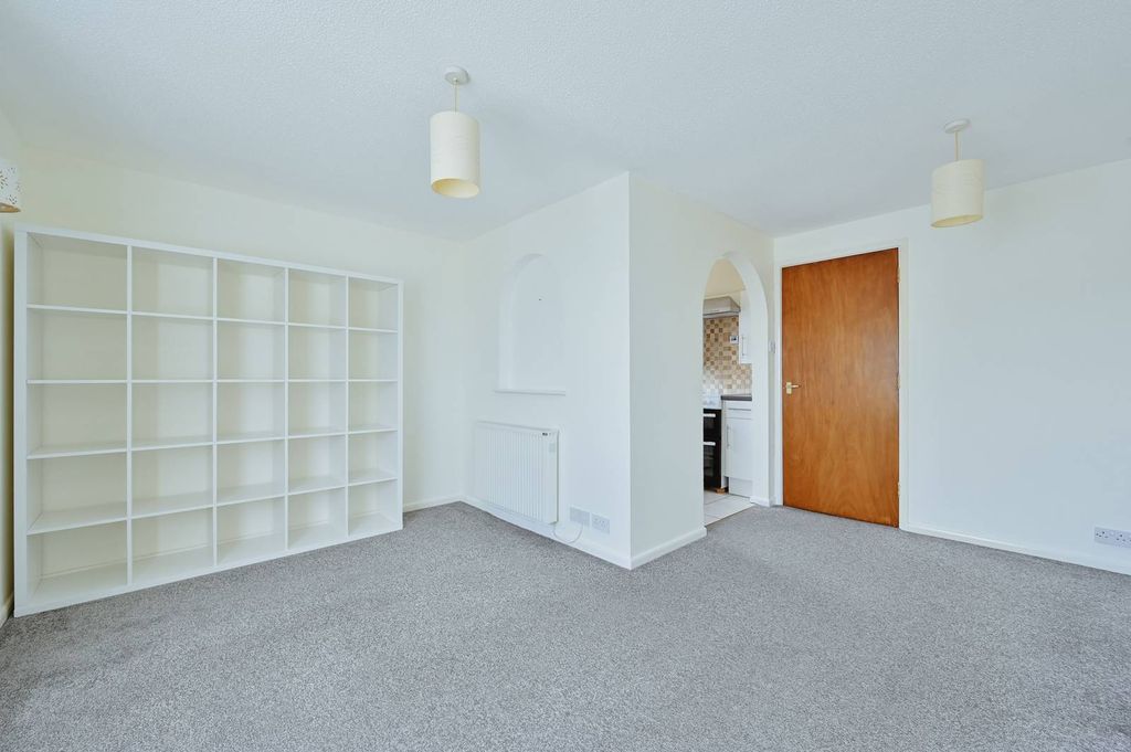Property photo 3 of 7