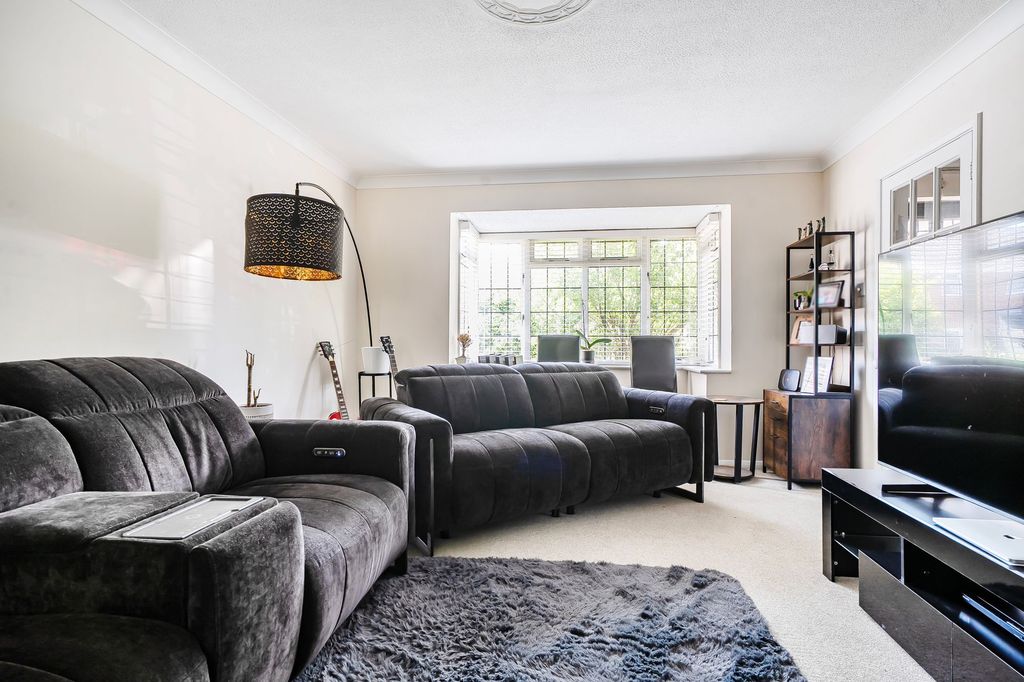 Property photo 2 of 10