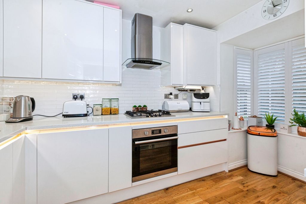 Property photo 2 of 23 Kitchen