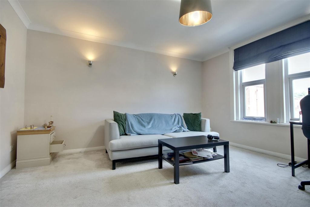 Property photo 2 of 9 6026384B-4Aec-4884-Ad09-E32F4CD3D051_1_201_A.Jpeg