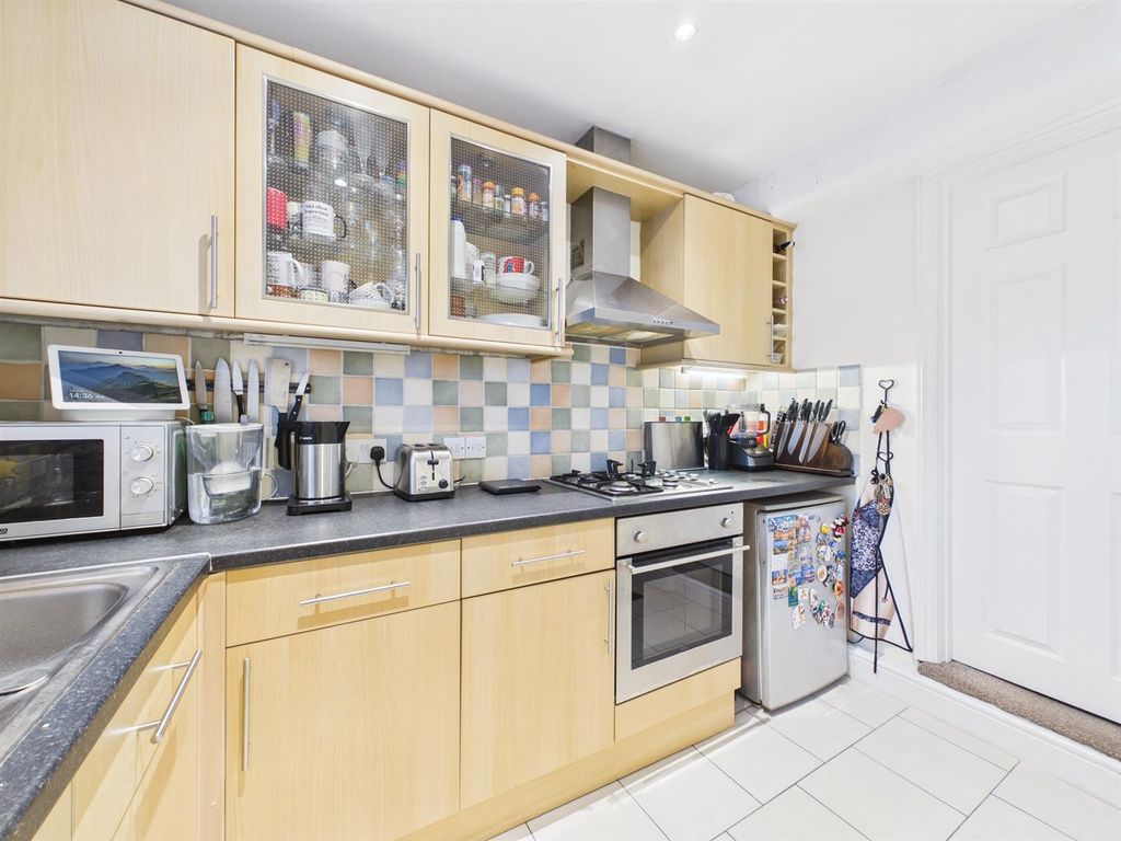 Property photo 3 of 17 Cam02885G0-Pr0553-Still012.Jpg