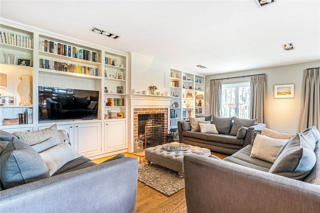 Property photo 3 of 23 Drawing Room