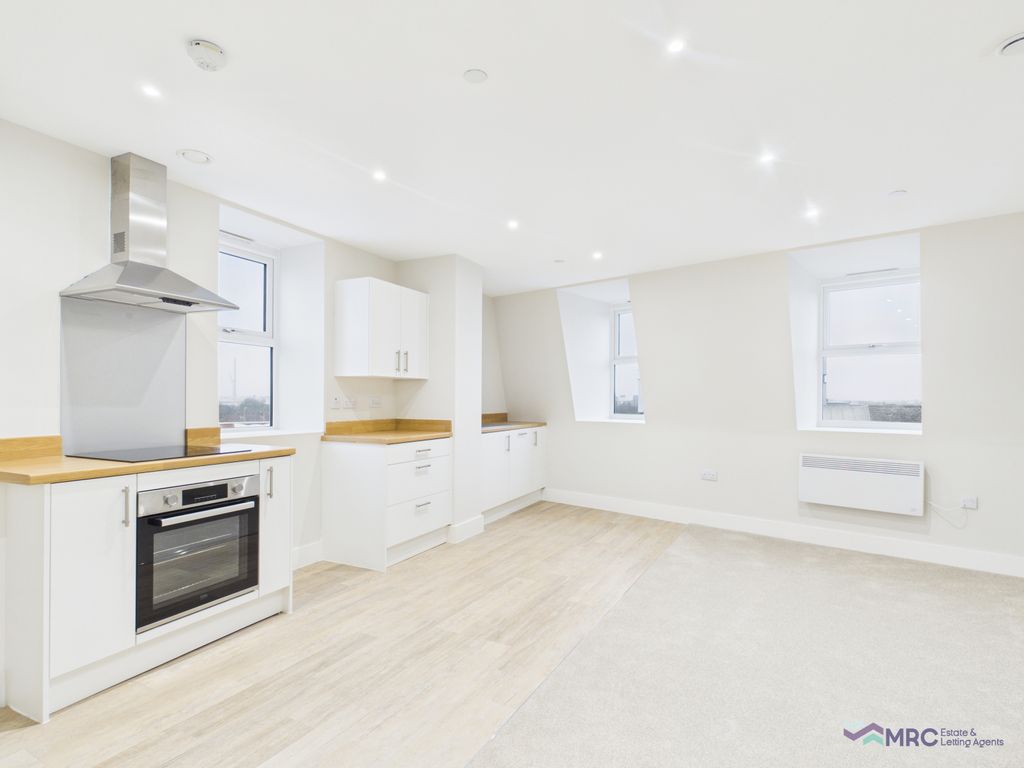 Property photo 1 of 12 Luxury New-Build Two Bedroom Apartment In Hull City Centre