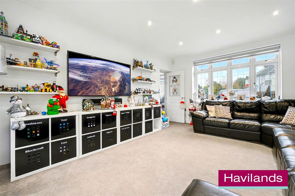 Property photo 2 of 22 Cranleigh Gardens N21 1Dr-22.Jpg