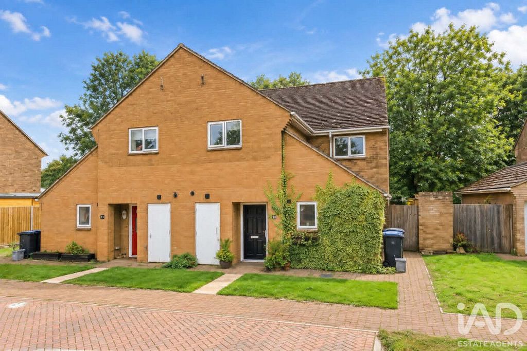 Property photo 1 of 32