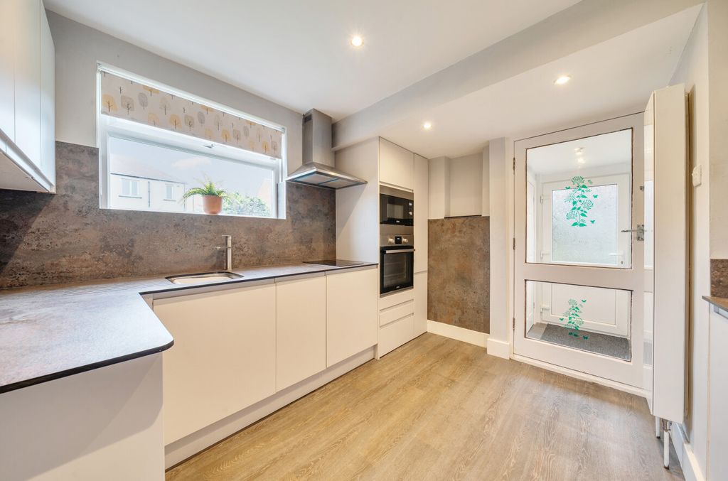 Property photo 2 of 22 1370654-2-68F0cc3...