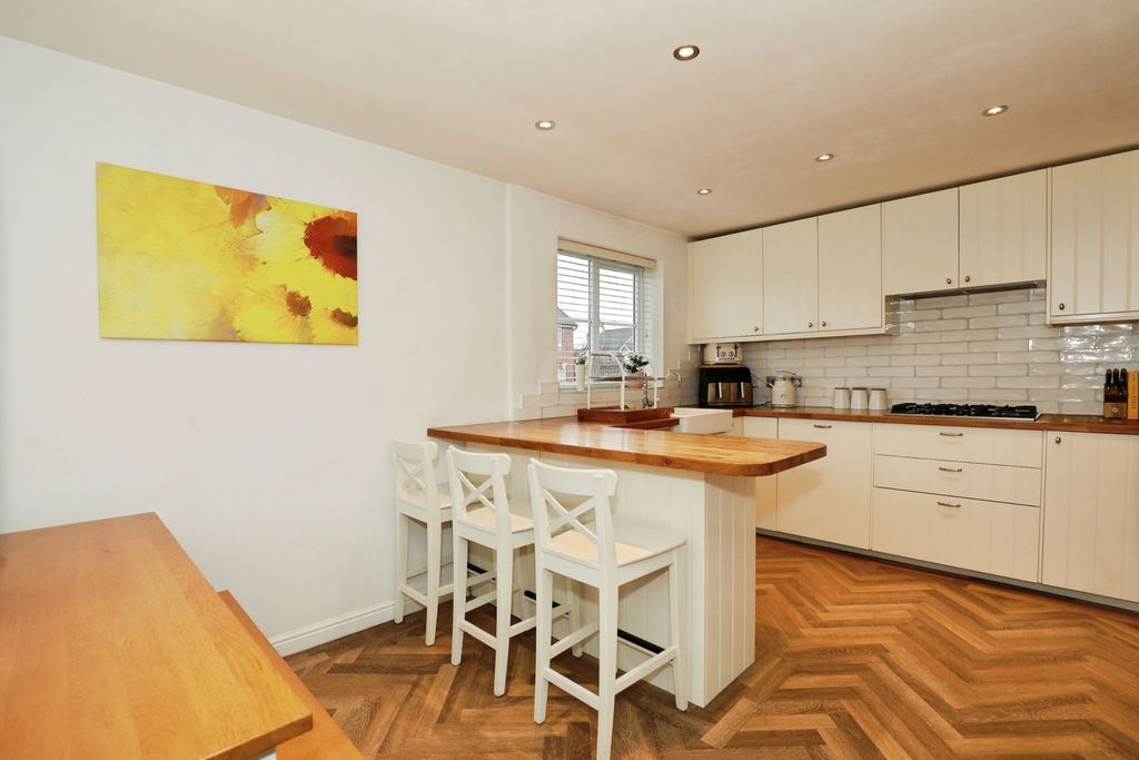 Property photo 2 of 23 Pbox-Img.Jpg