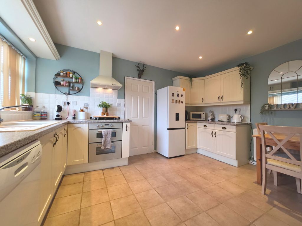 Property photo 2 of 26