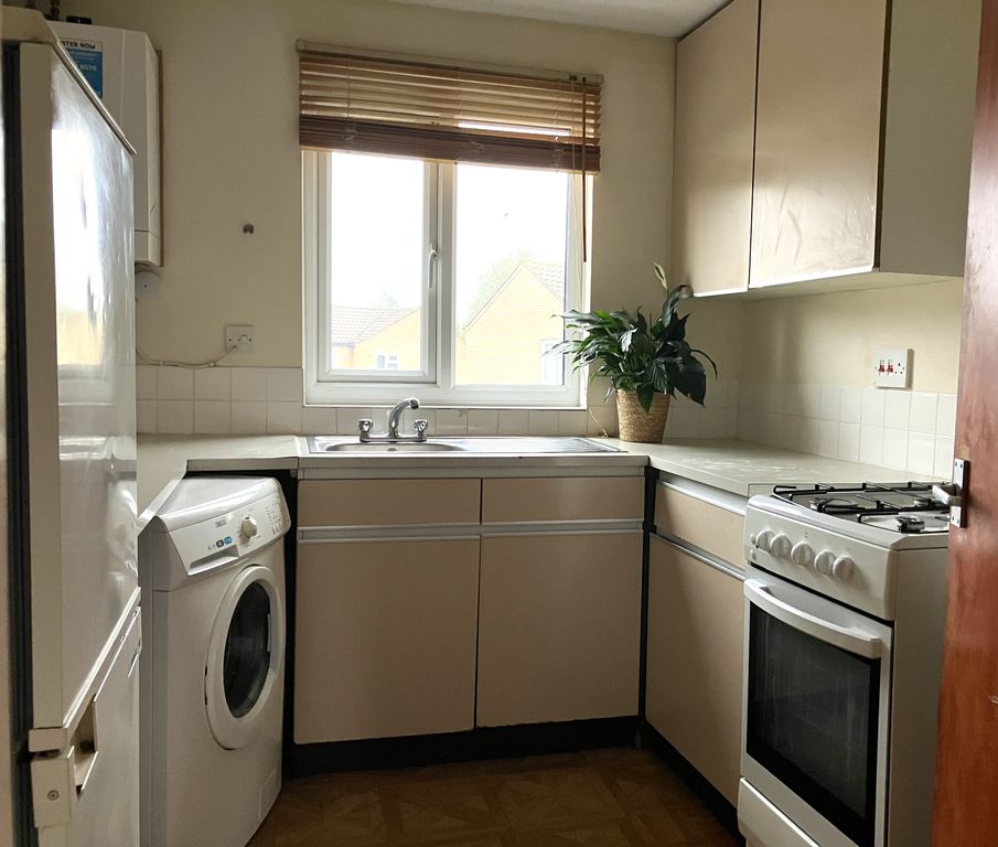 Property photo 3 of 9 Kitchen