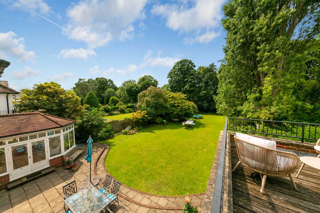 Property photo 3 of 48