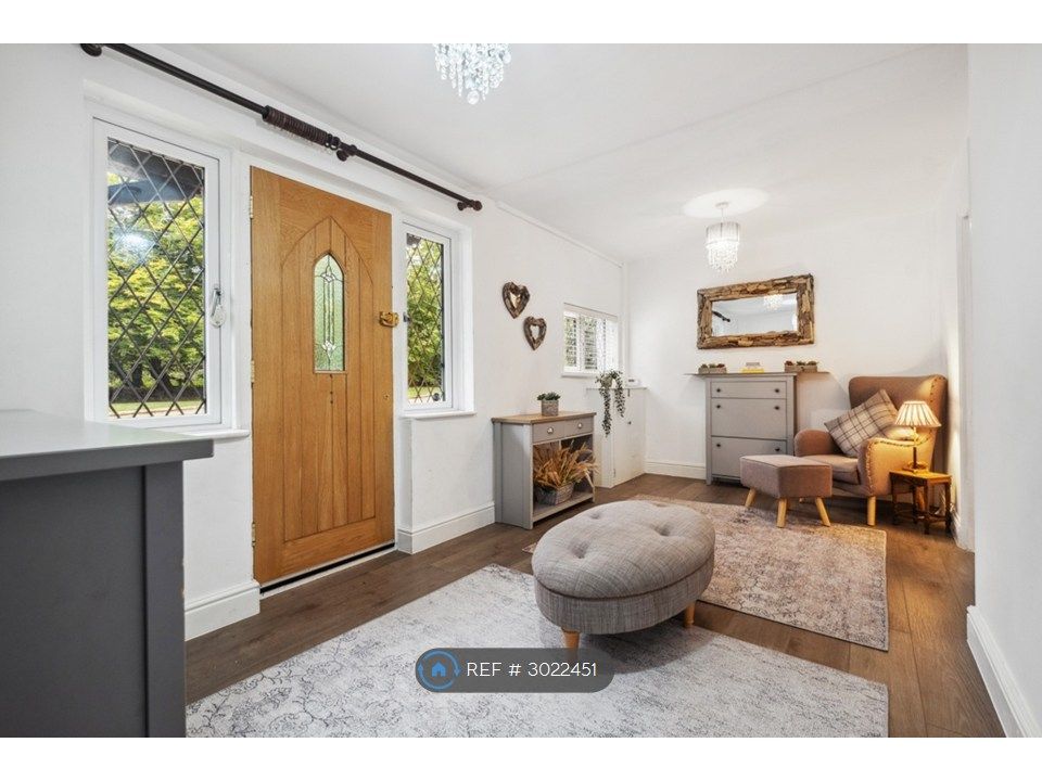 Property photo 2 of 32
