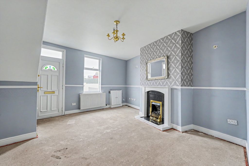 Property photo 2 of 12