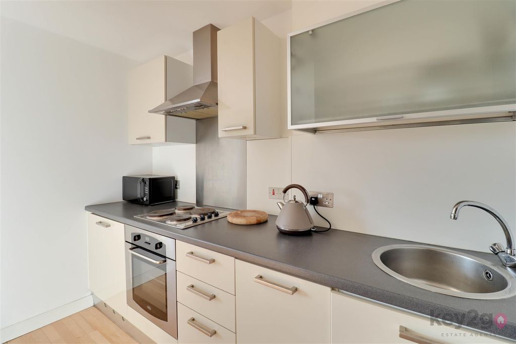 Property photo 3 of 9 Img_5805-Img_5807.Jpg