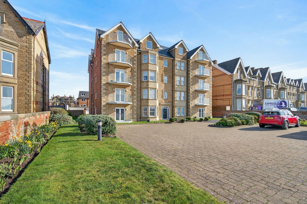 Property photo 1 of 33