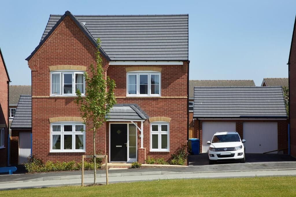 Property photo 1 of 8 Br101-Streetscene-004