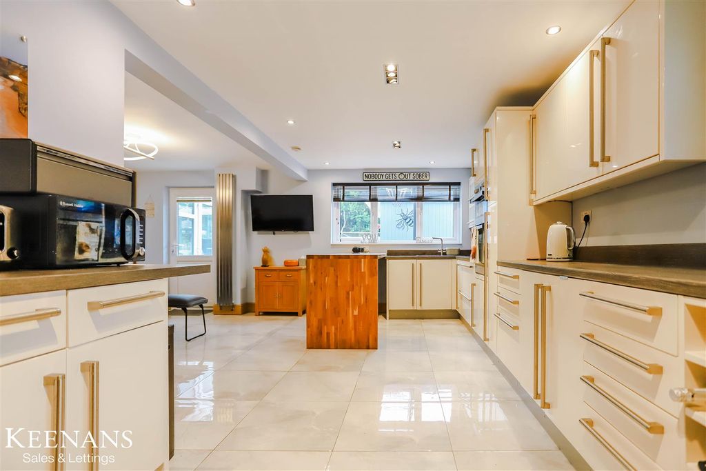 Property photo 3 of 60 22.Jpg