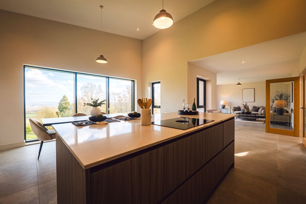 Property photo 2 of 21 Kirchen Dining