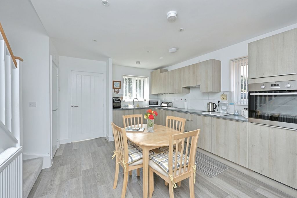 Property photo 2 of 13 Pbox-Img.Jpg