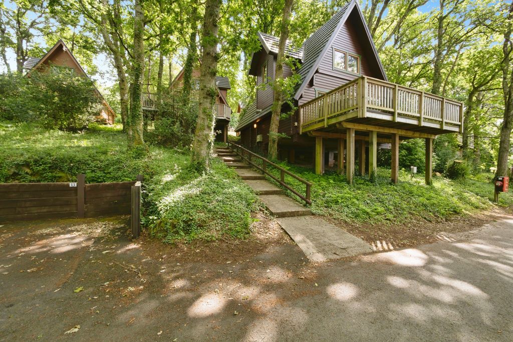Property photo 1 of 21 Lodge