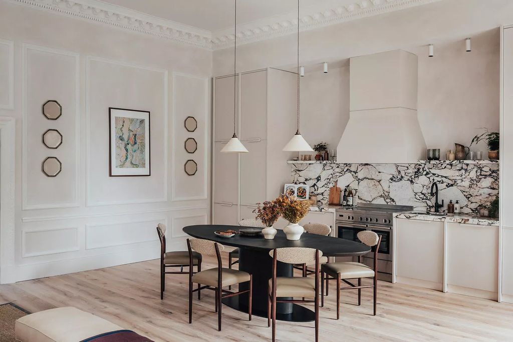 Property photo 3 of 10 Reception