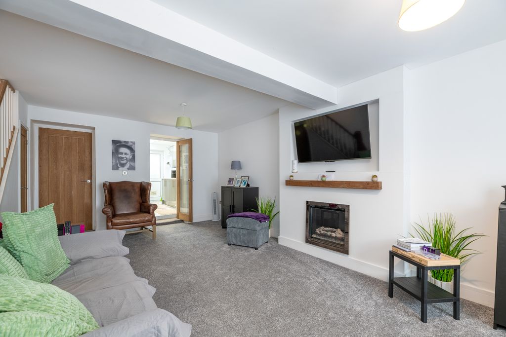 Property photo 2 of 22