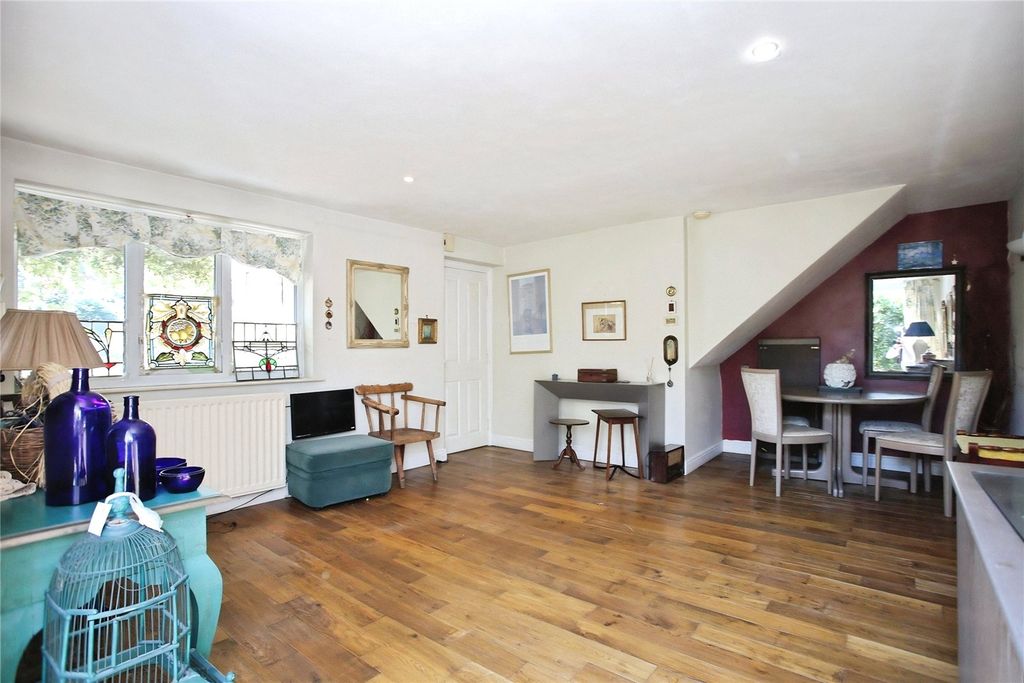 Property photo 2 of 17 Picture No. 40