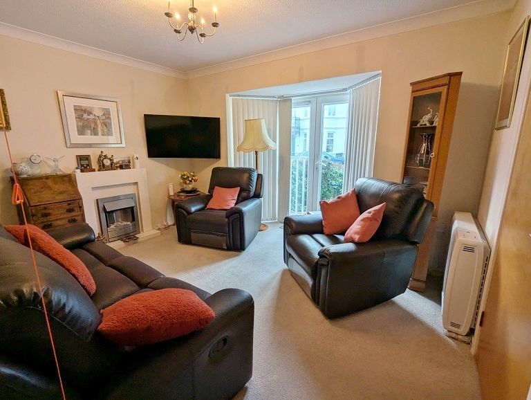 Property photo 3 of 7