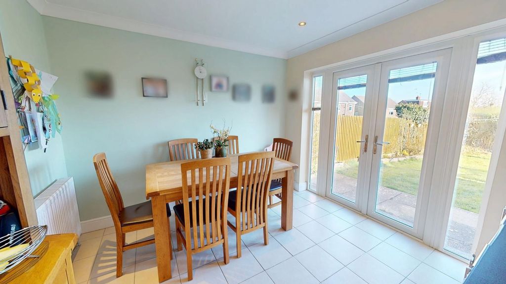 Property photo 3 of 13 Photo 16