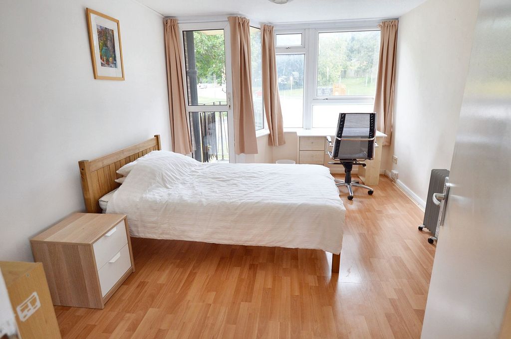 Property photo 3 of 8