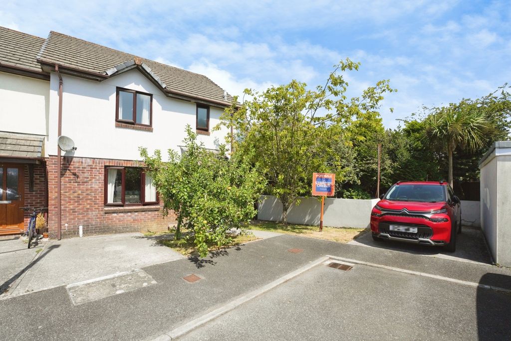 Property photo 1 of 31 Front & Parking