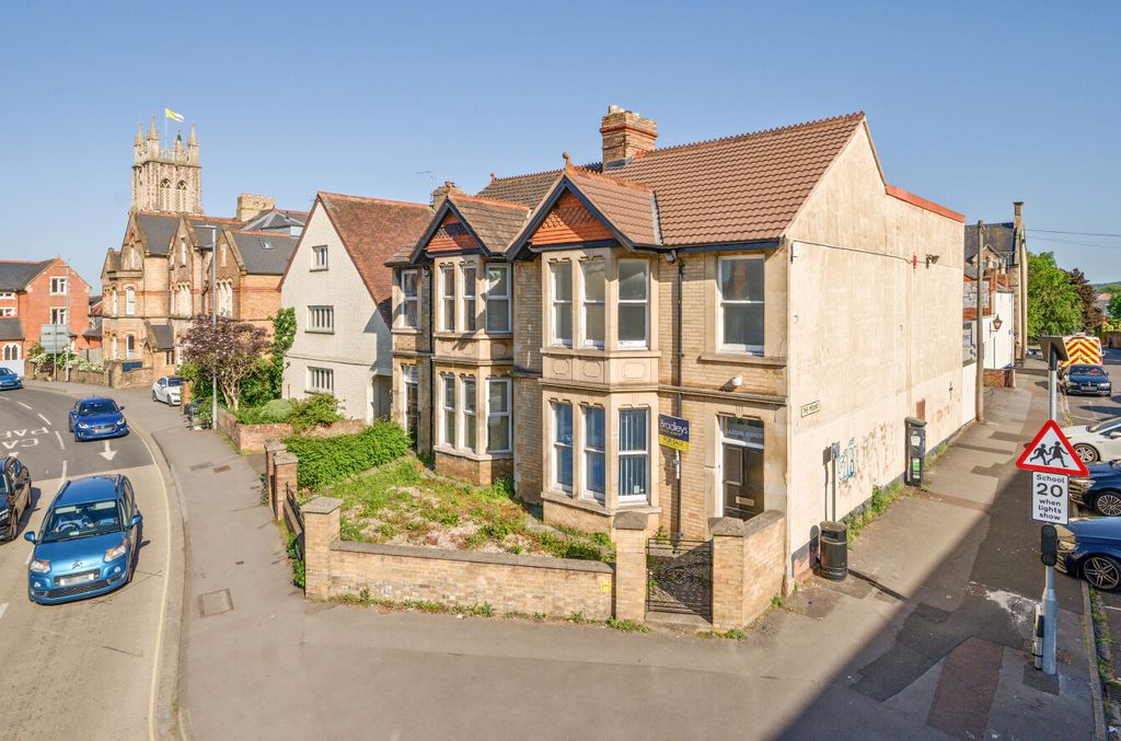 Property photo 1 of 19 Front