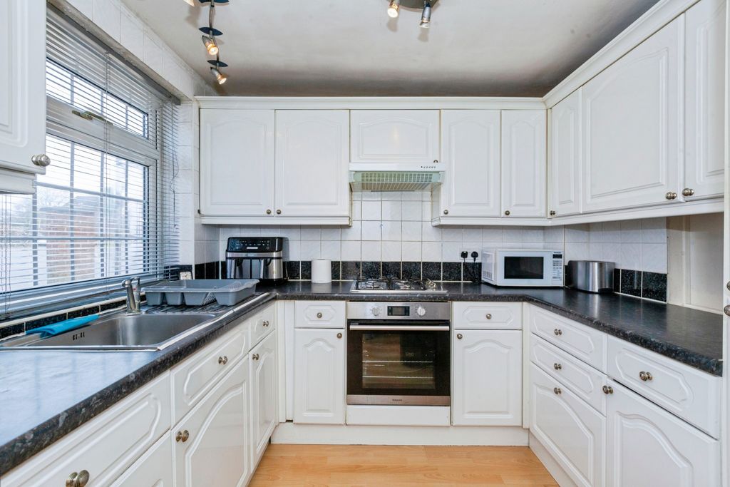 Property photo 2 of 20 Kitchen