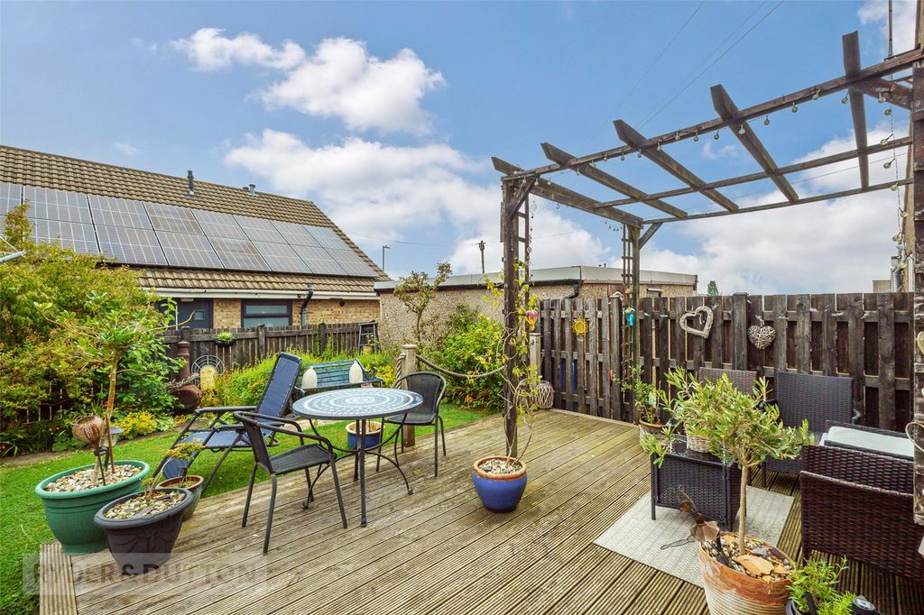 Property photo 2 of 15 Picture No. 26