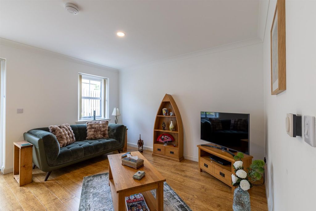 Property photo 2 of 23 11 Berwick Brae, Perth-31.Jpg