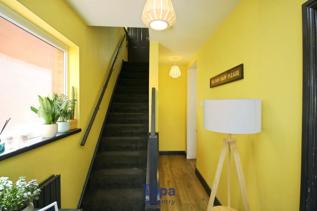 Property photo 3 of 30 71Ae1dc0-Entrance.Jpg